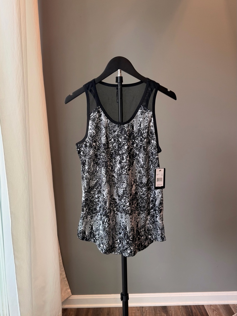 XOXO Sport Women’s Snake Print Mesh Back Running Tank Top M  Workout Exercise